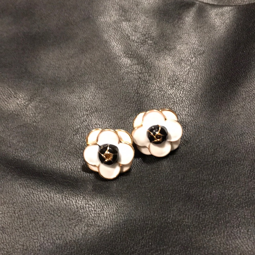 New - Picture 2 of 3